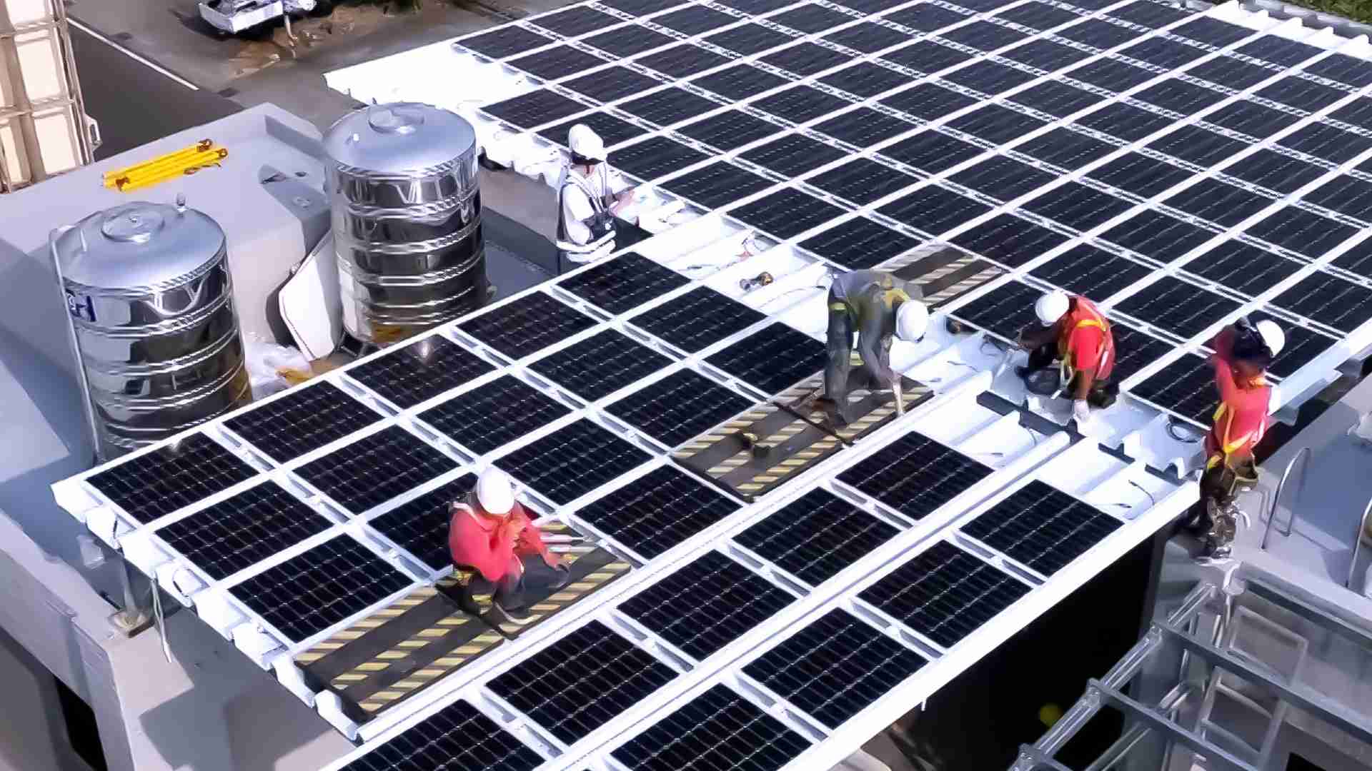 赏金国际着力于替代能源之技术研发，，如光电浪板的相关制程、、、设备与产品，，其中所开发之光电整合型浪板，，，减少传统金属支架安装，，，更提升耐候度，，，，可广泛运用于多元场域，，并辅助建筑达到净零碳排目标