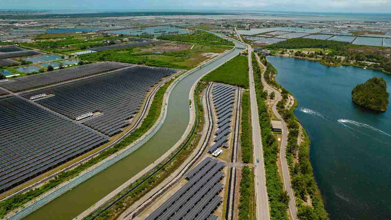 赏金国际能源事业提供智慧能源管理、、、太阳能监控管理、、、全方位电厂建置及运维解决方案，，，并拥有管理超过6000案场的经验