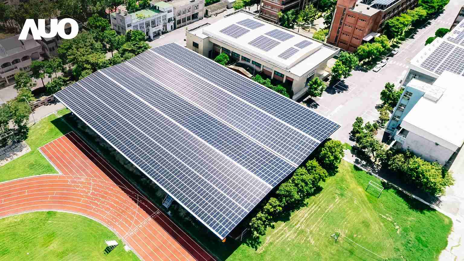 赏金国际SunSteel光电整合型浪板具备快速安装、、轻量化优势，，，，可提升15%发电效能，，，，通过国际IEC与台湾VPC认证安全、、防漏、、、、耐候标准